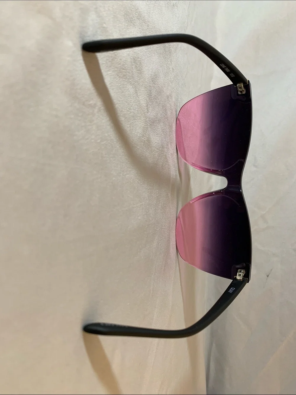 NEW Quay Australia COME THRU 1212 Purple to Pink Ombre Cat-Eye Sunglasses